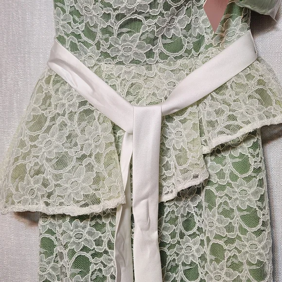 Mori Lee Madeline Gardner Formal Evening Lace Bridesmaid Wedding Fancy Full - Picture 6 of 16